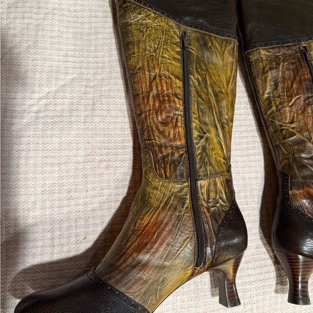 Chic Two-Tone Leather Heeled Boots